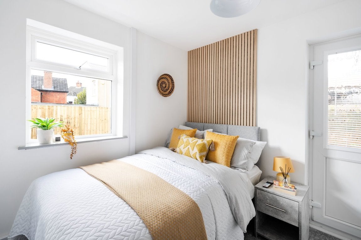 Room Kent Road in Swindon