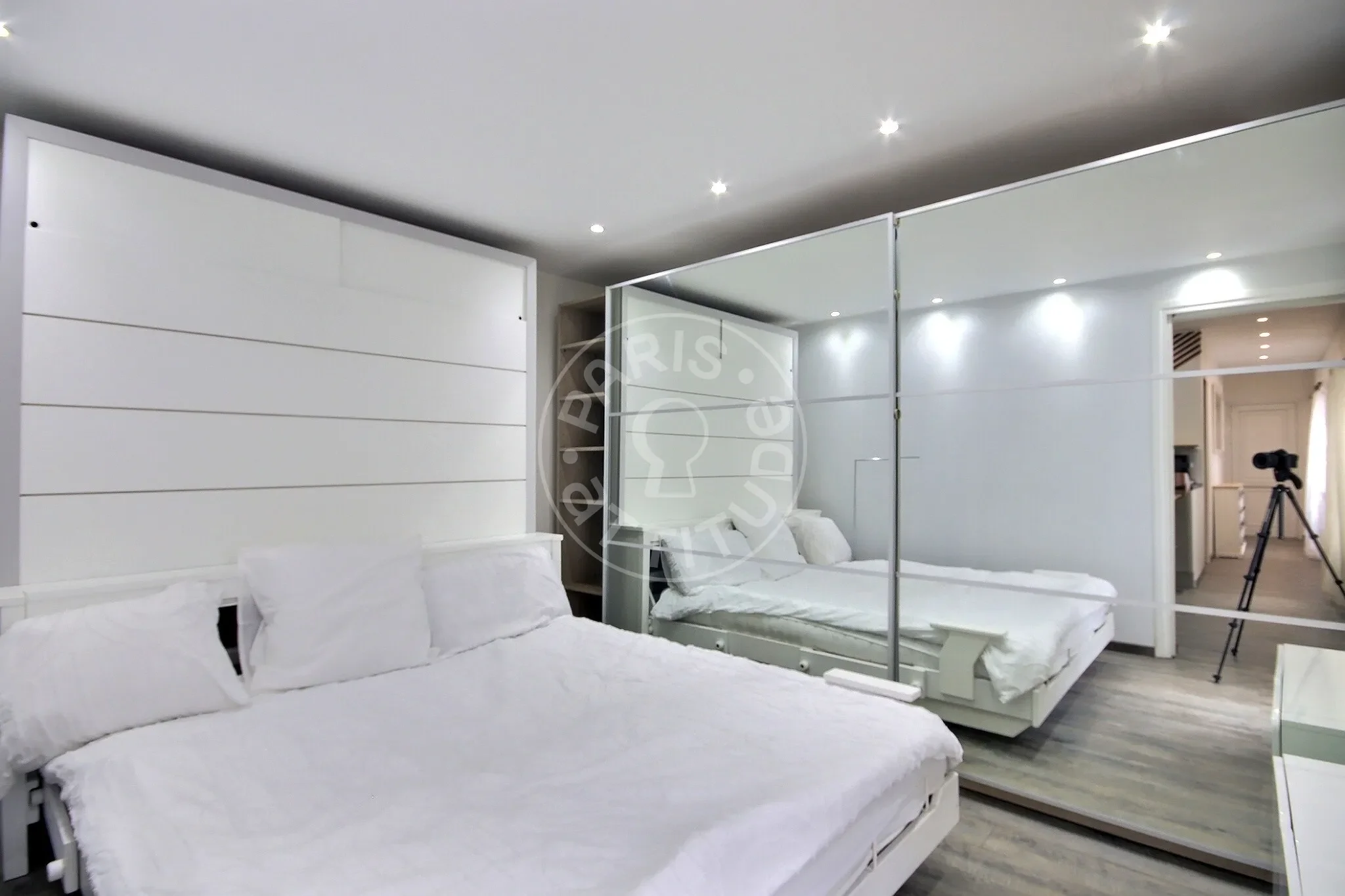 Flat Avenue Charles de Gaulle in Neuilly-sur-Seine
