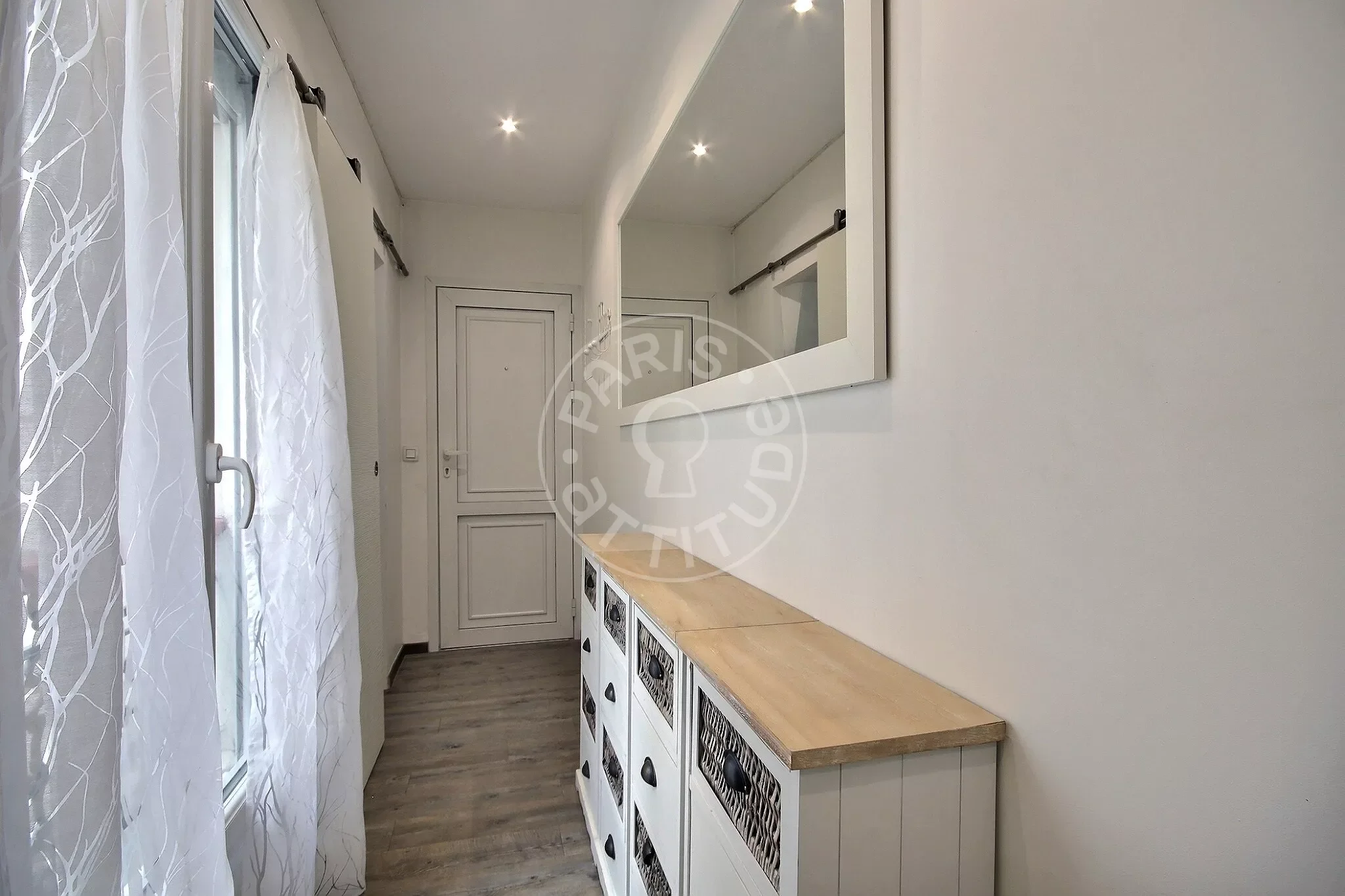 Flat Avenue Charles de Gaulle in Neuilly-sur-Seine