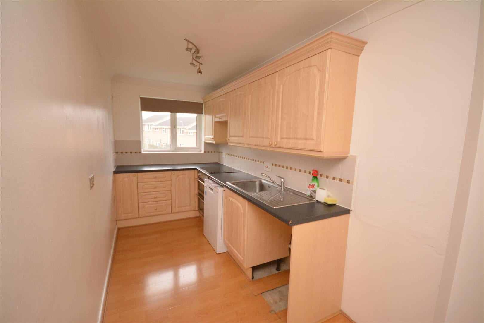 Flat Goodall Close in Rainham