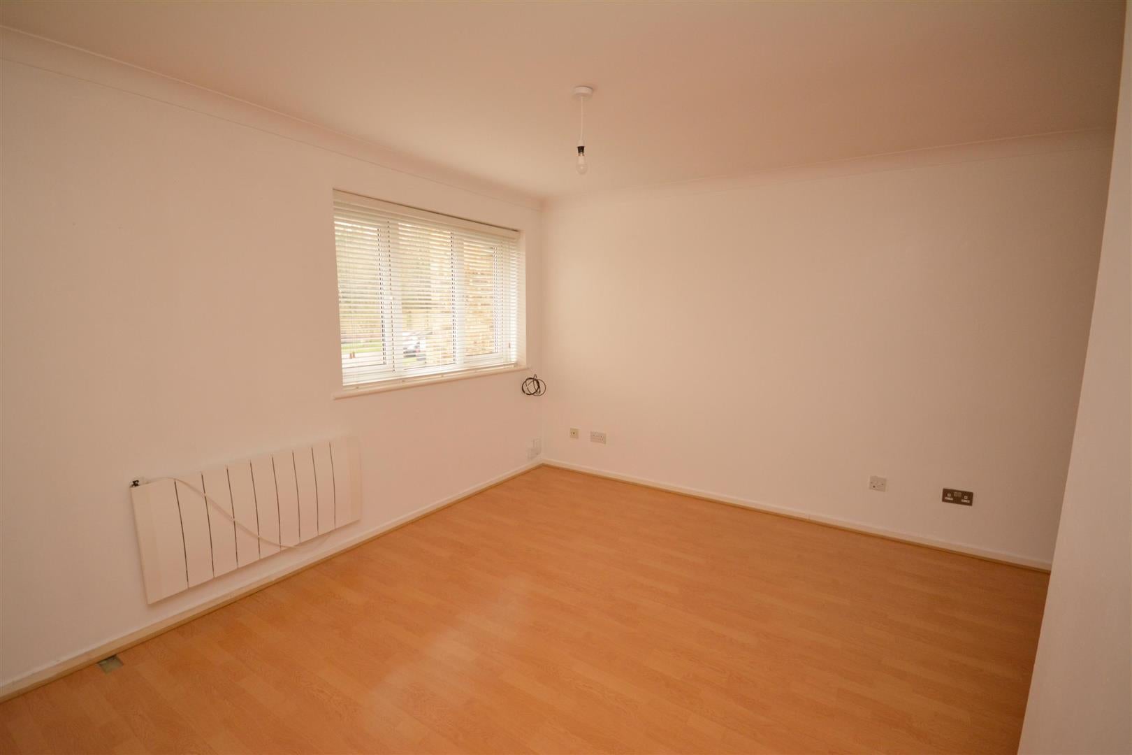 Flat Goodall Close in Rainham
