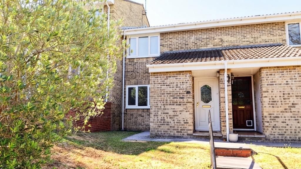 Flat Goodall Close in Rainham