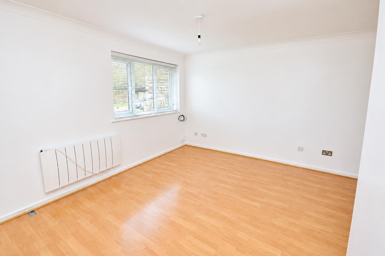 Flat Goodall Close in Rainham