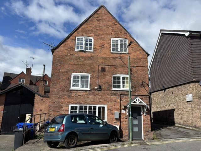 Flat Nettles Lane in Shrewsbury
