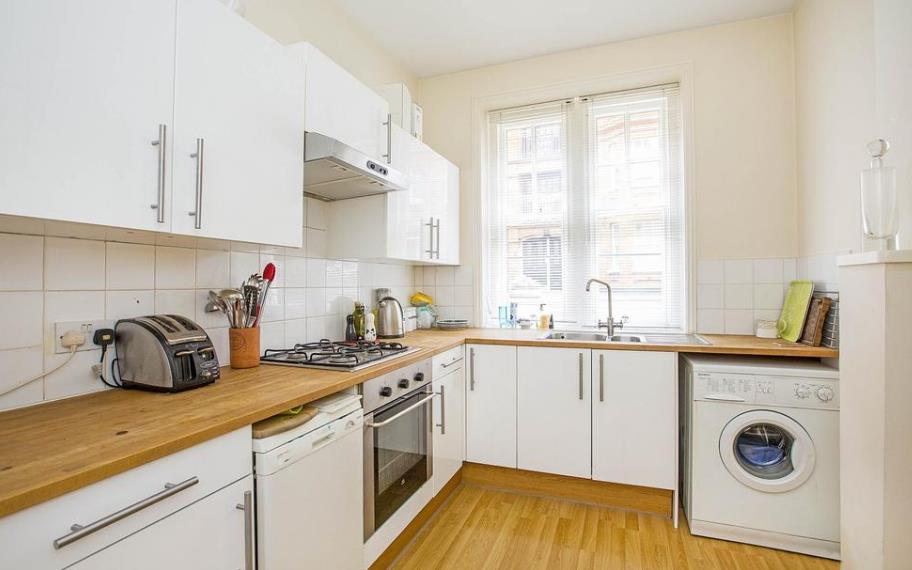Flat Devonshire Terrace in City of Westminster