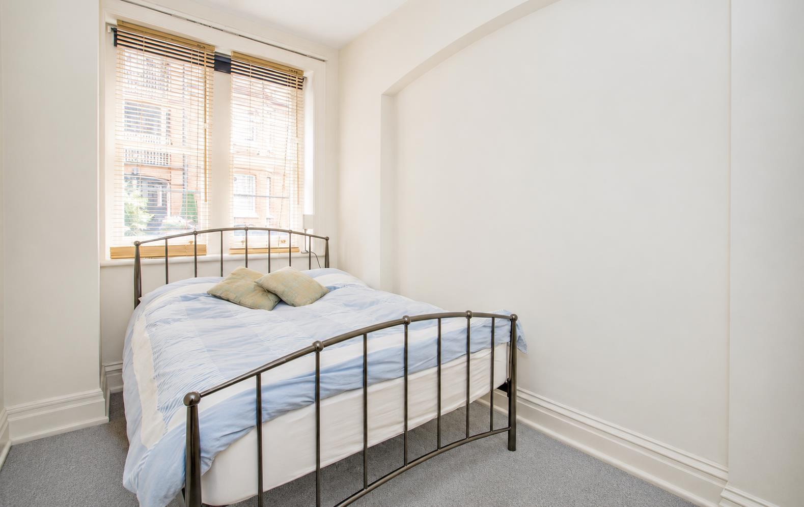 Flat Devonshire Terrace in City of Westminster