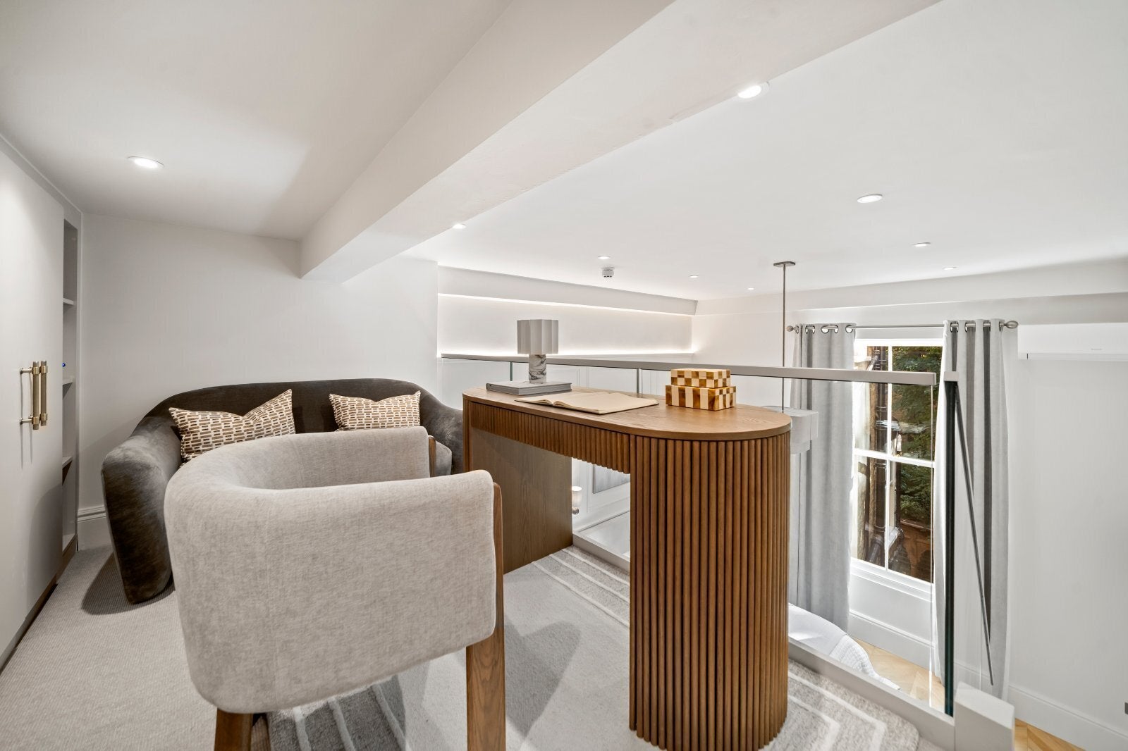 Flat Nevern Square in Greater London