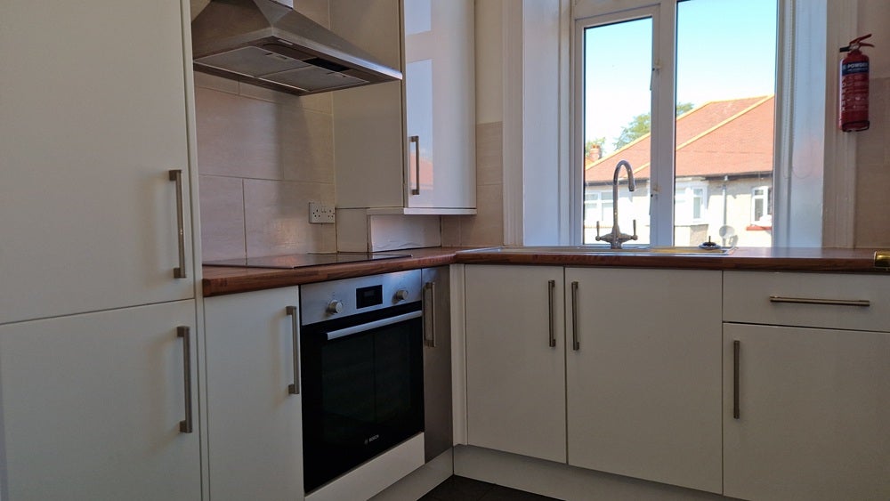 Flat Manor Walk in Killingworth