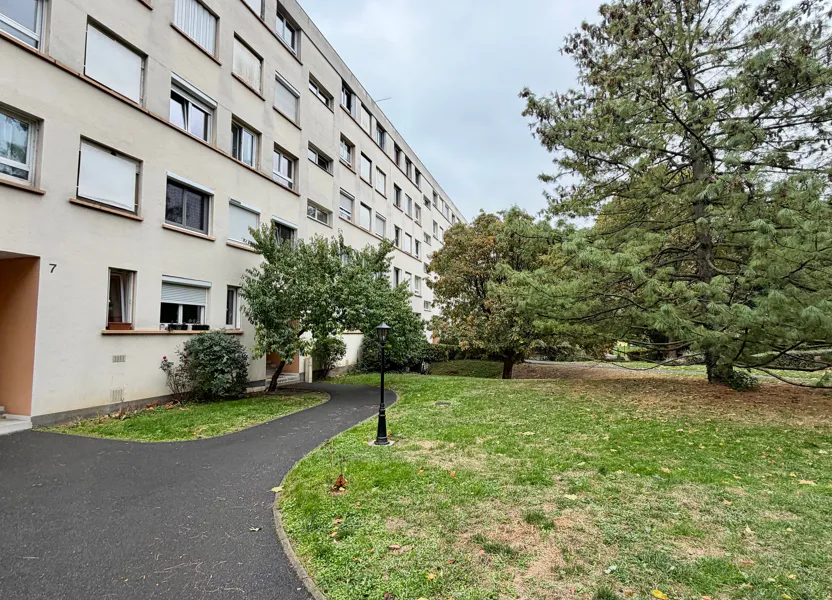 Flat Villa de Musselburgh in Champigny-sur-Marne
