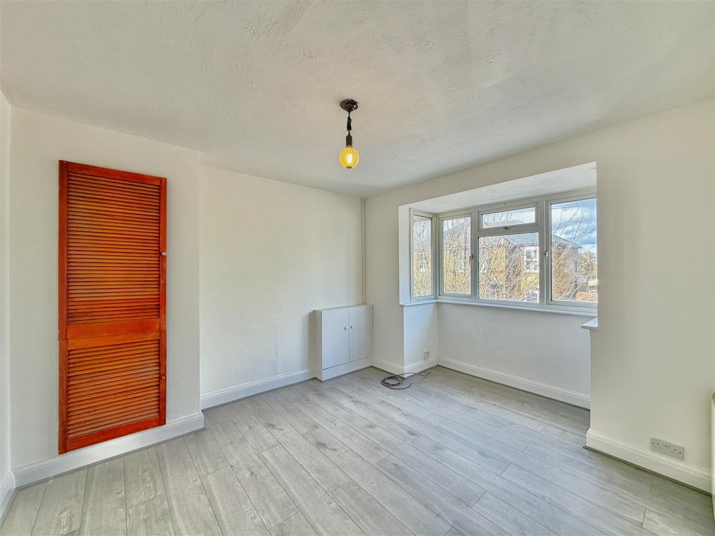 Flat Alfred Road in Greater London