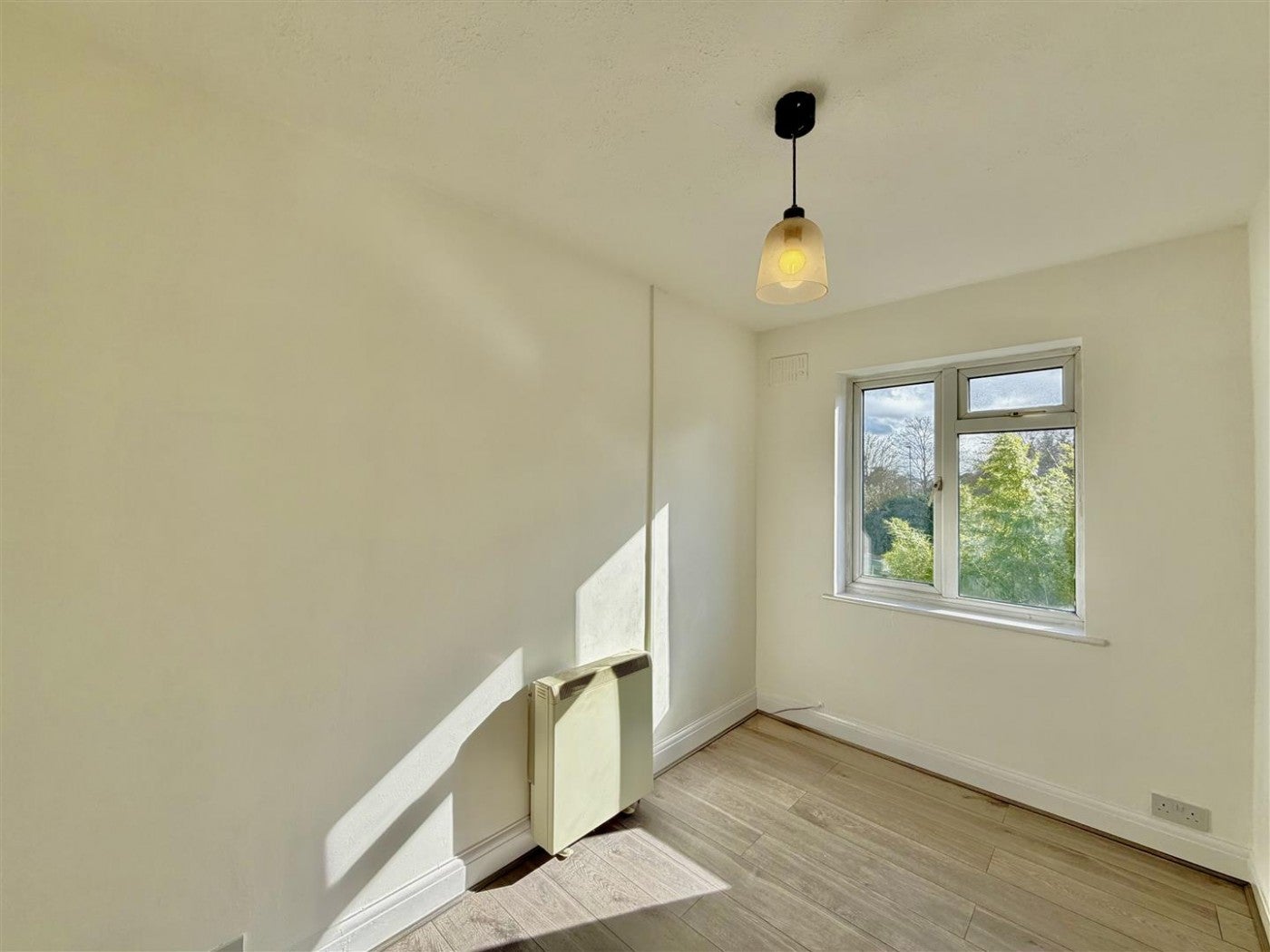 Flat Alfred Road in Greater London