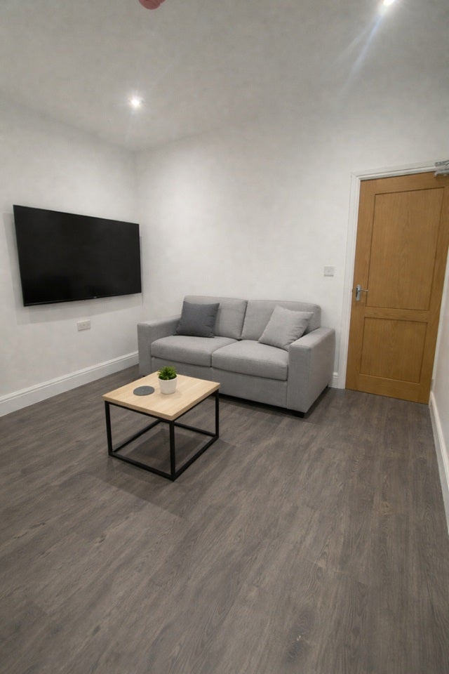 Room Albert Road in Wyre Forest