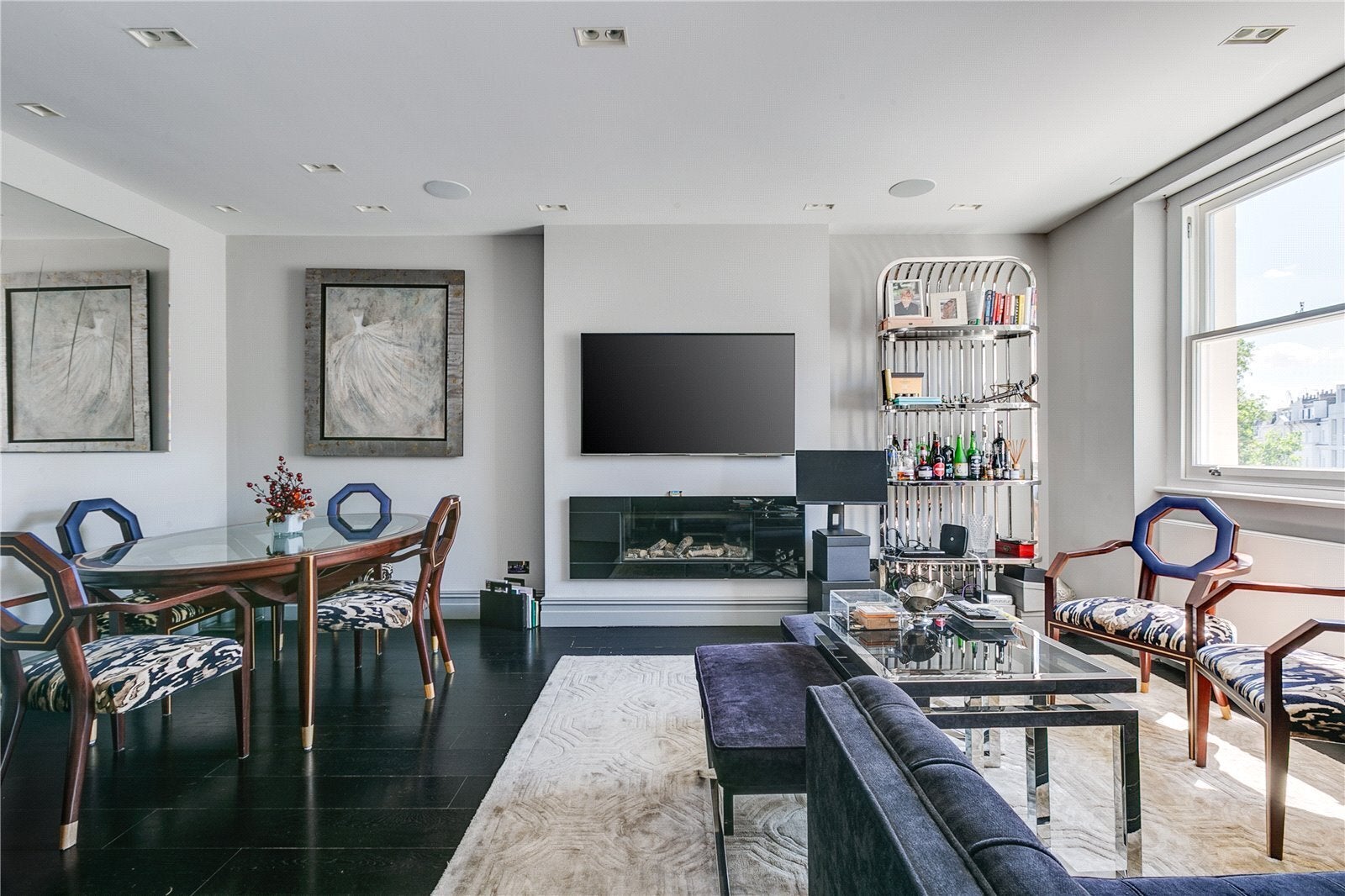 Flat Belgrave Square in City of Westminster