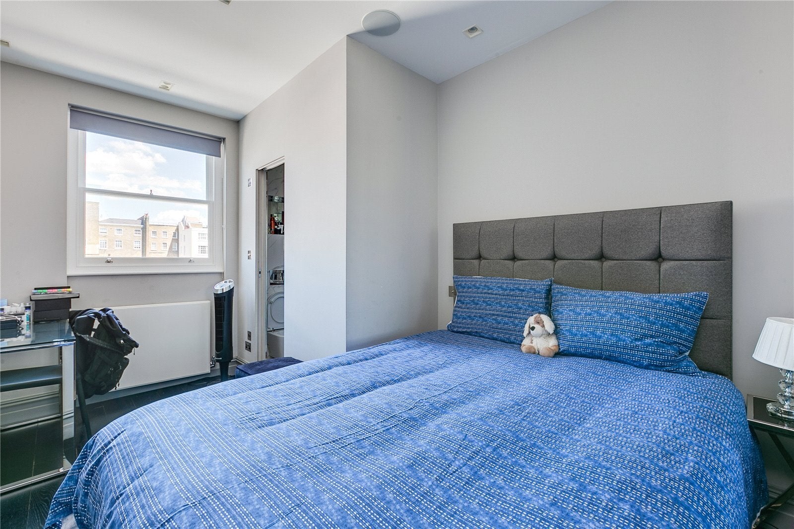Flat Belgrave Square in City of Westminster