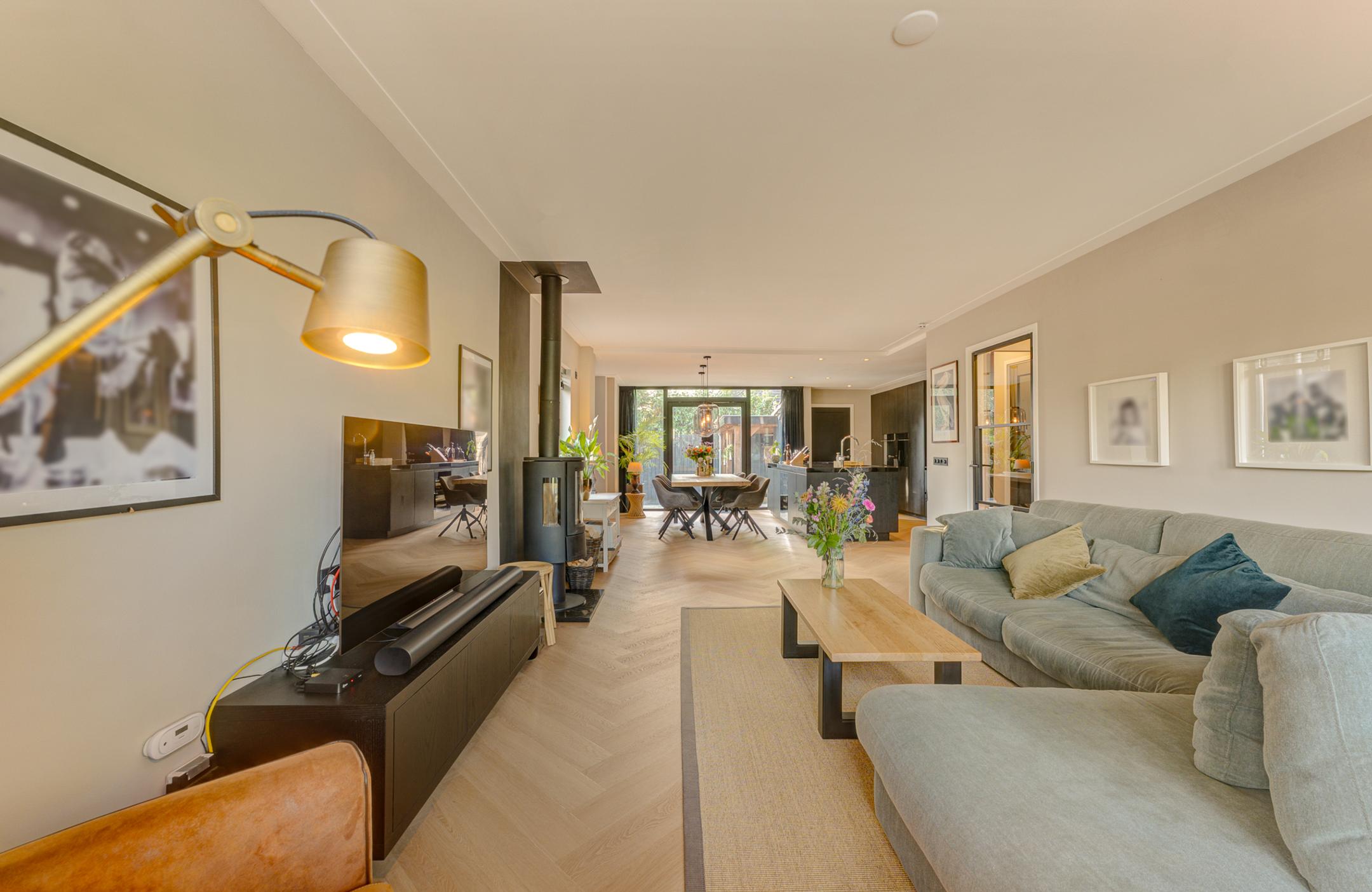 Hoekwoning te koop: Frans Langeveldlaan 16, Laren