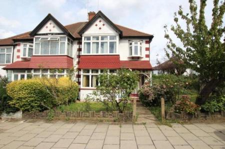 House Clarendon Gardens in Greater London