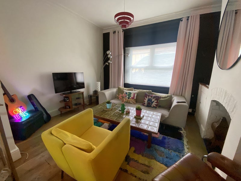 Room Constellation Street in Cardiff
