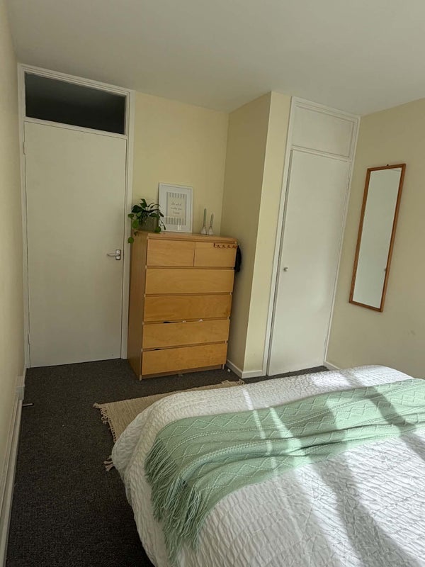 Room Murfett Close in Greater London