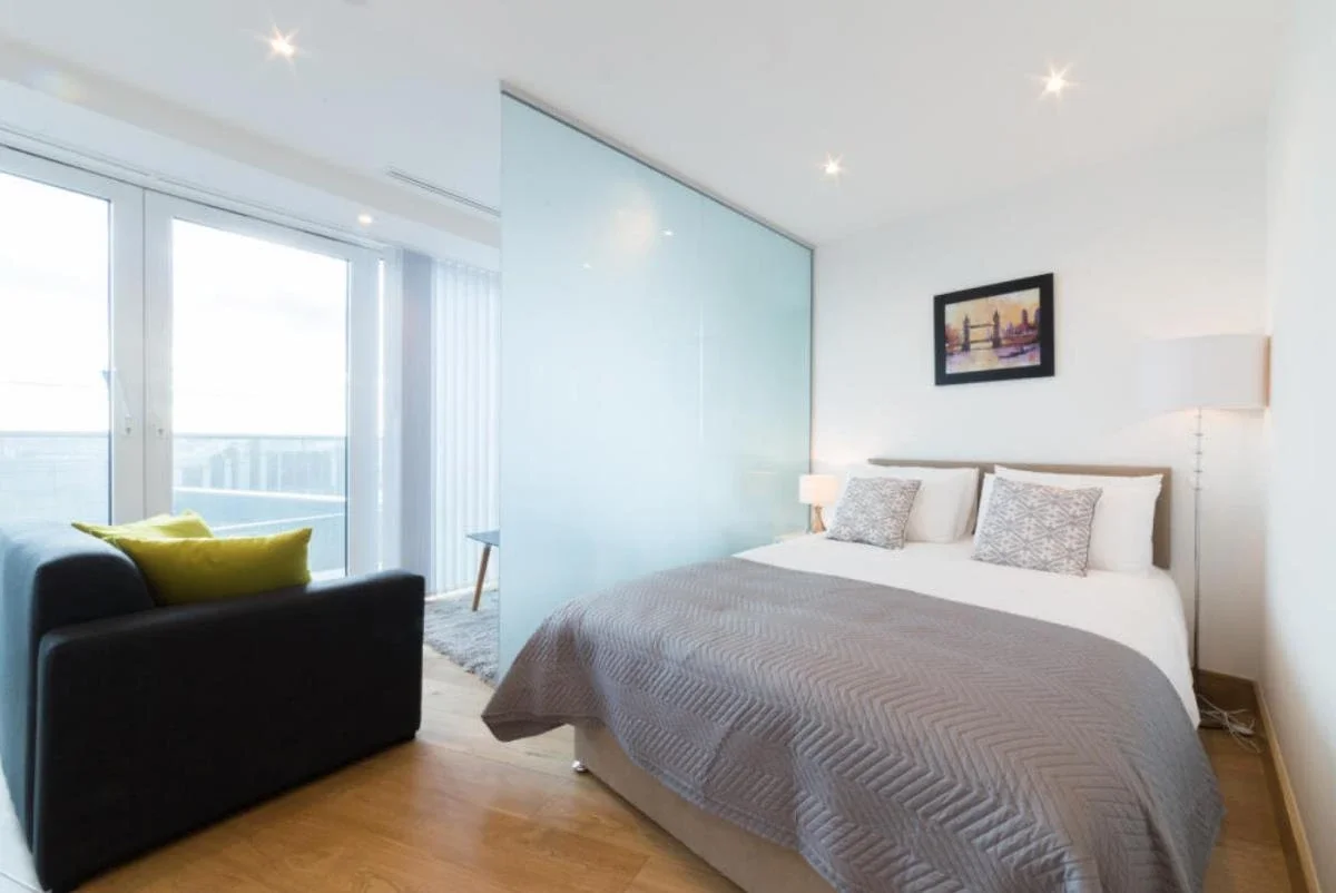 Flat Crossharbour Plaza in Greater London