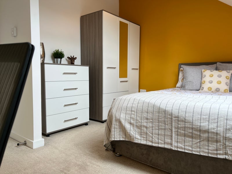 Room Bloomfield Road in Bristol