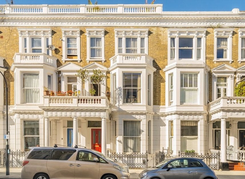 Flat Perham Road in Greater London