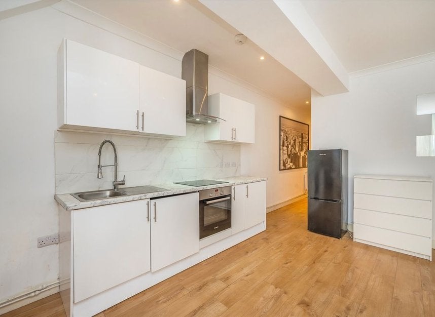 Flat Perham Road in Greater London