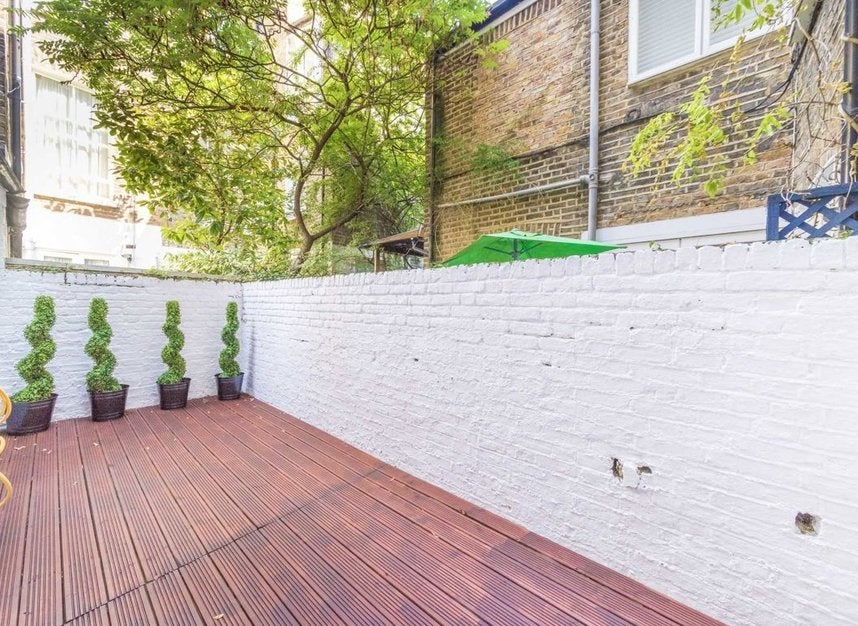 Flat Perham Road in Greater London