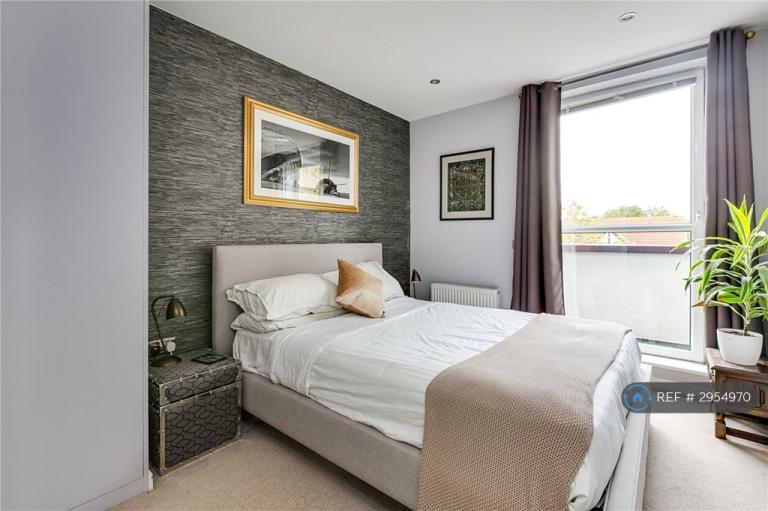 Flat Old Devonshire Road in Greater London