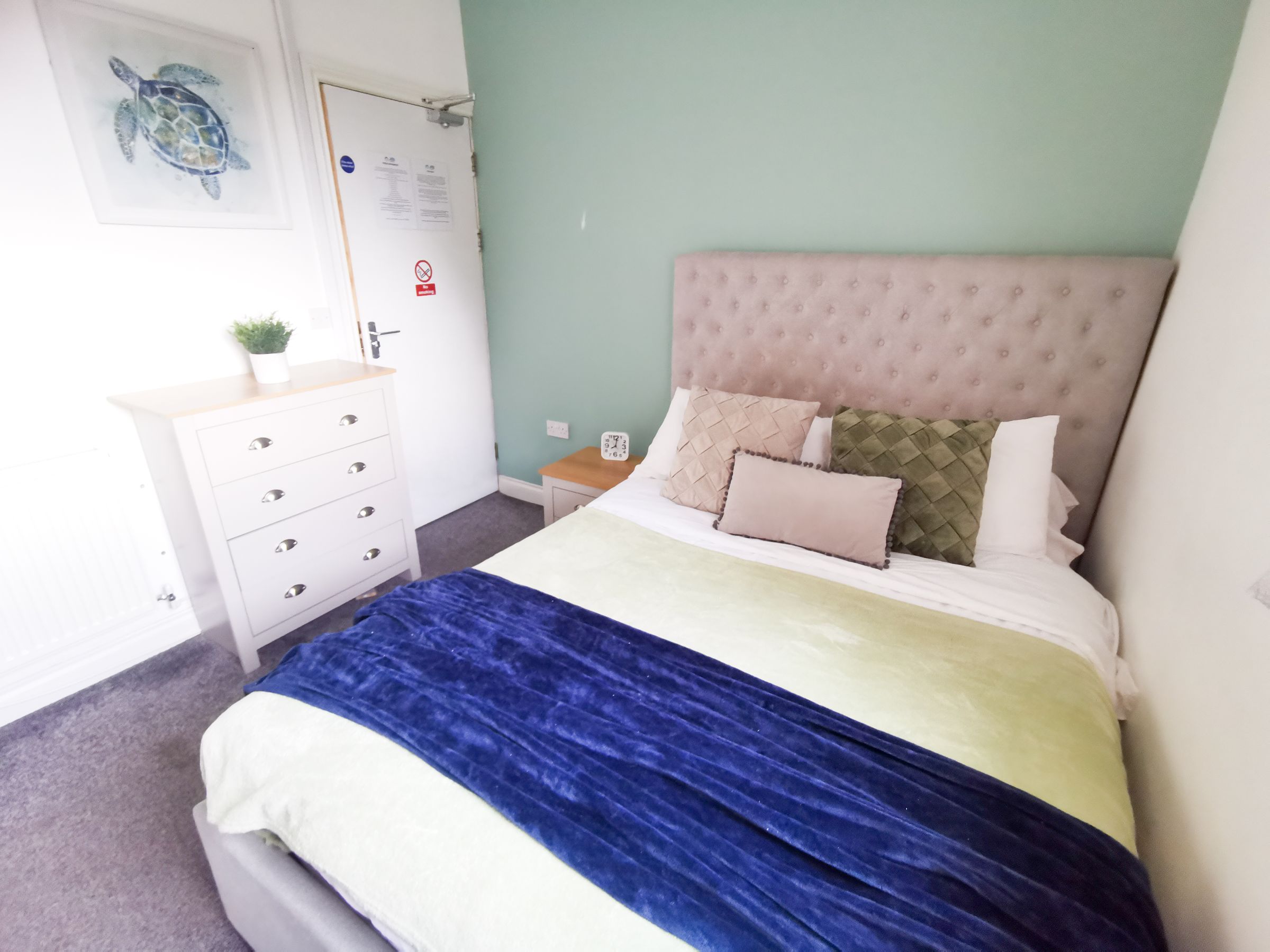Room Hungerford Road in Crewe