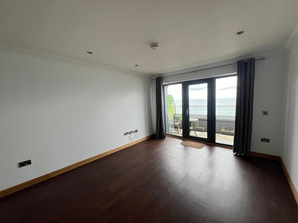 Flat Esplanade in Kirkcaldy