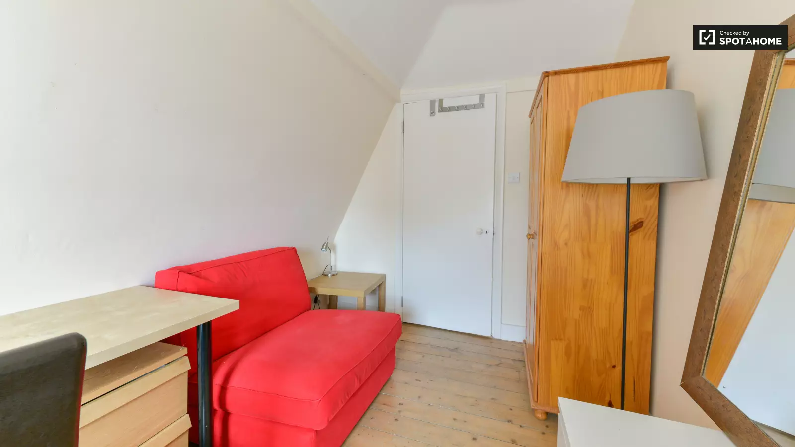 Flat Dagmar Terrace in Greater London