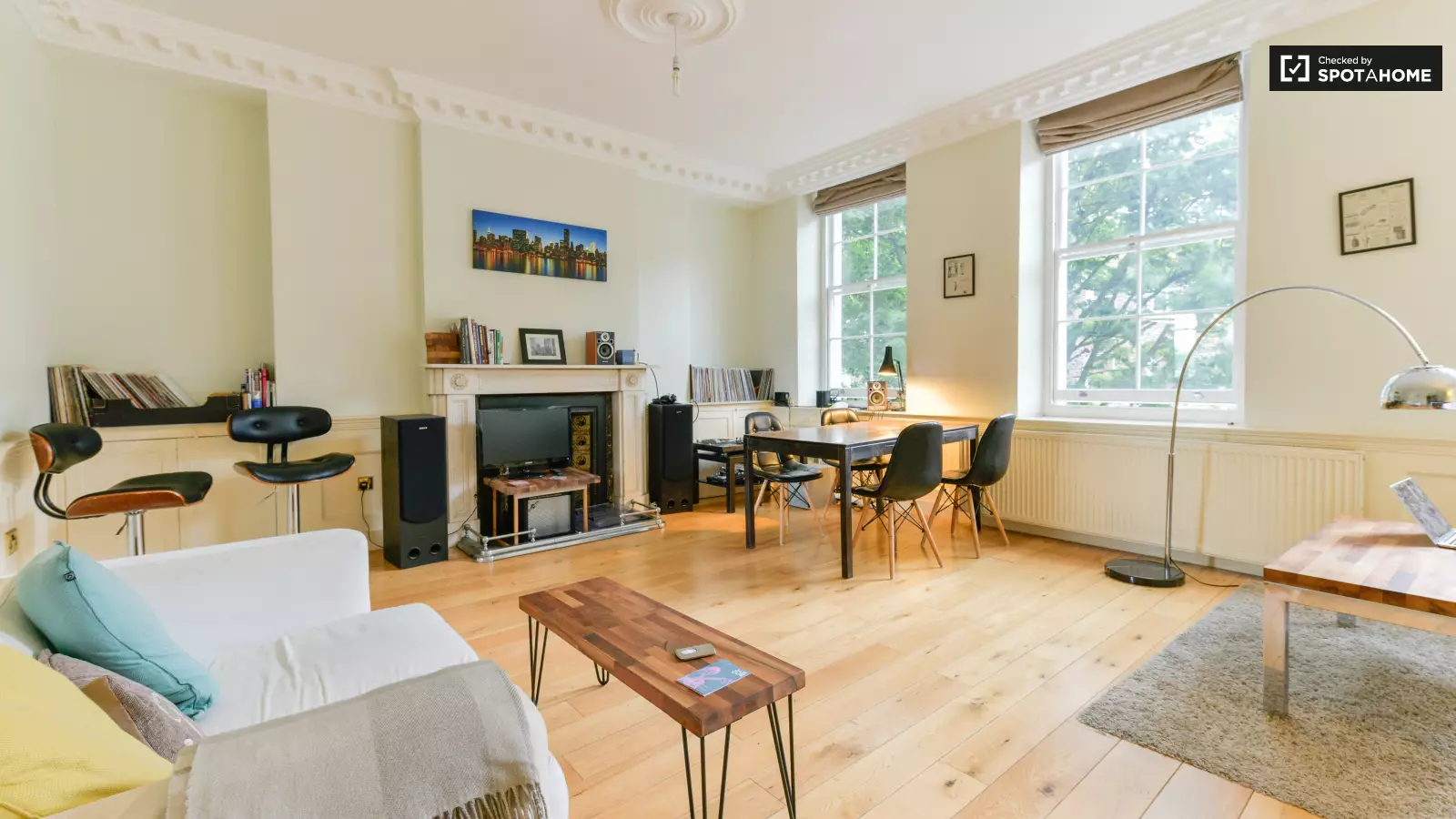 Flat Dagmar Terrace in Greater London