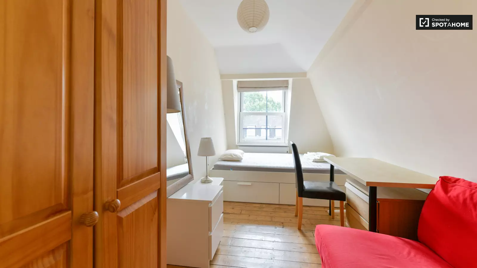 Flat Dagmar Terrace in Greater London