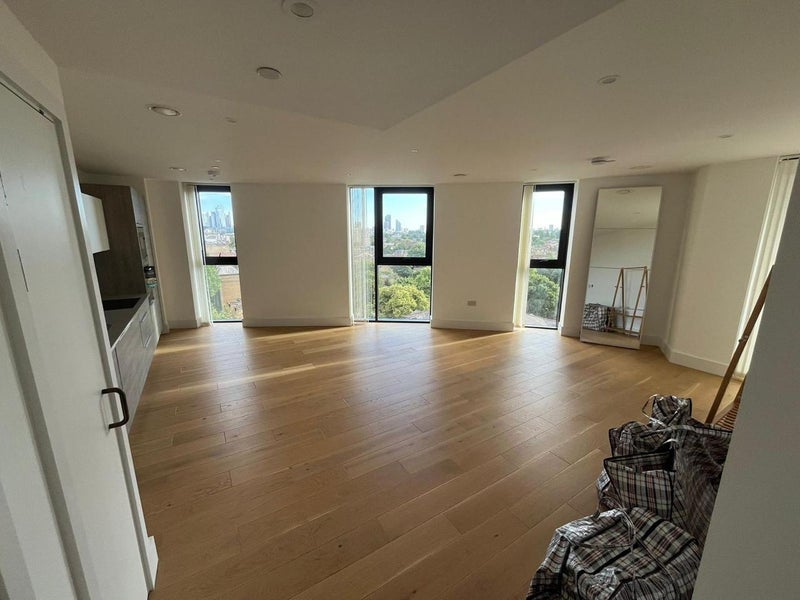 Room Tyssen Street in Greater London