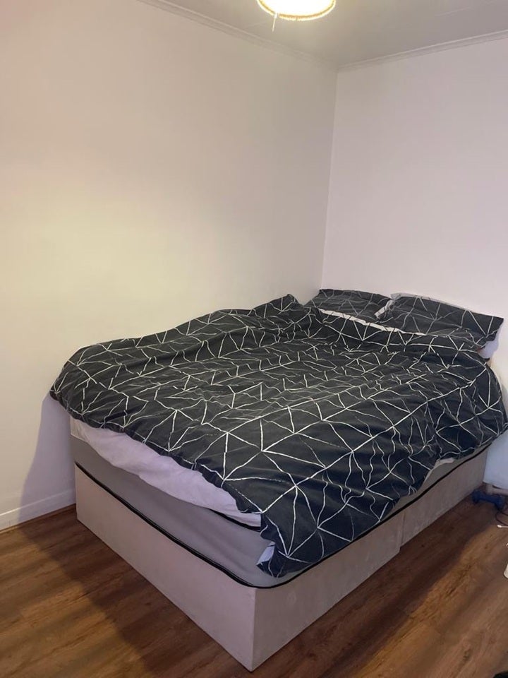 Room Portland Road in Gillingham