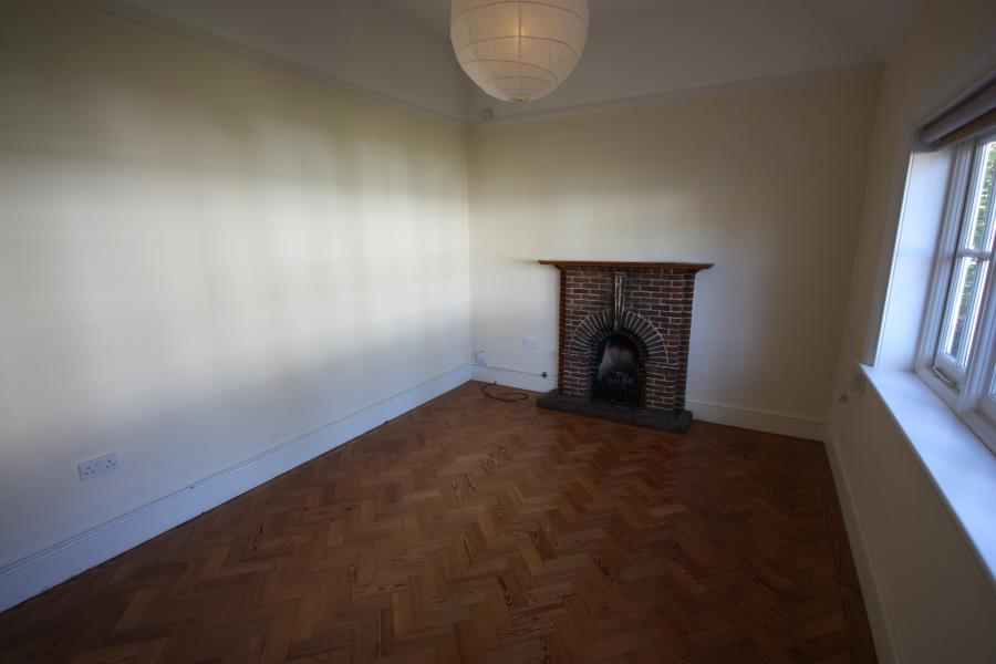 Flat Avington Close in Guildford