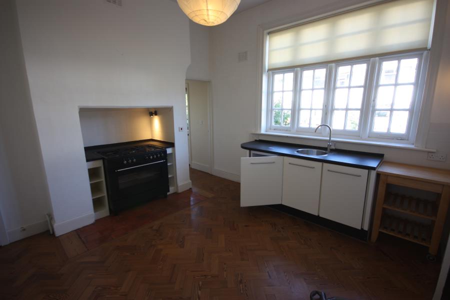 Flat Avington Close in Guildford