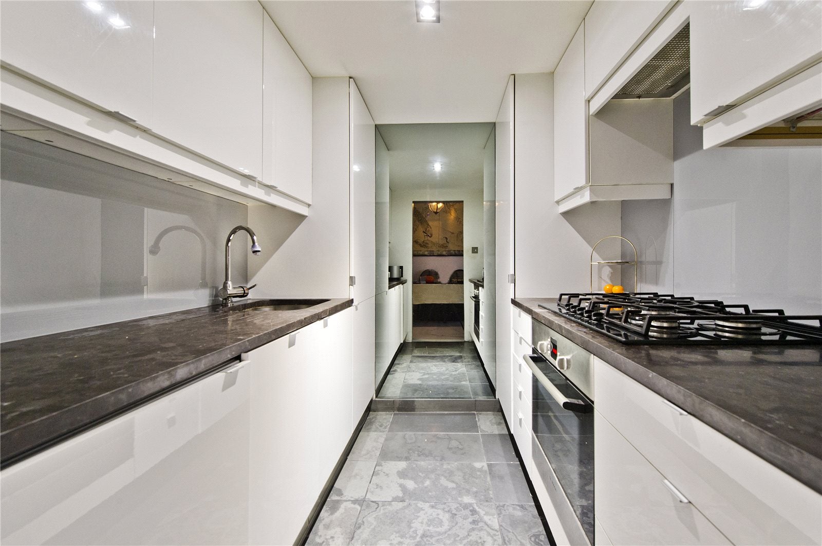 Flat Nevern Square in Greater London