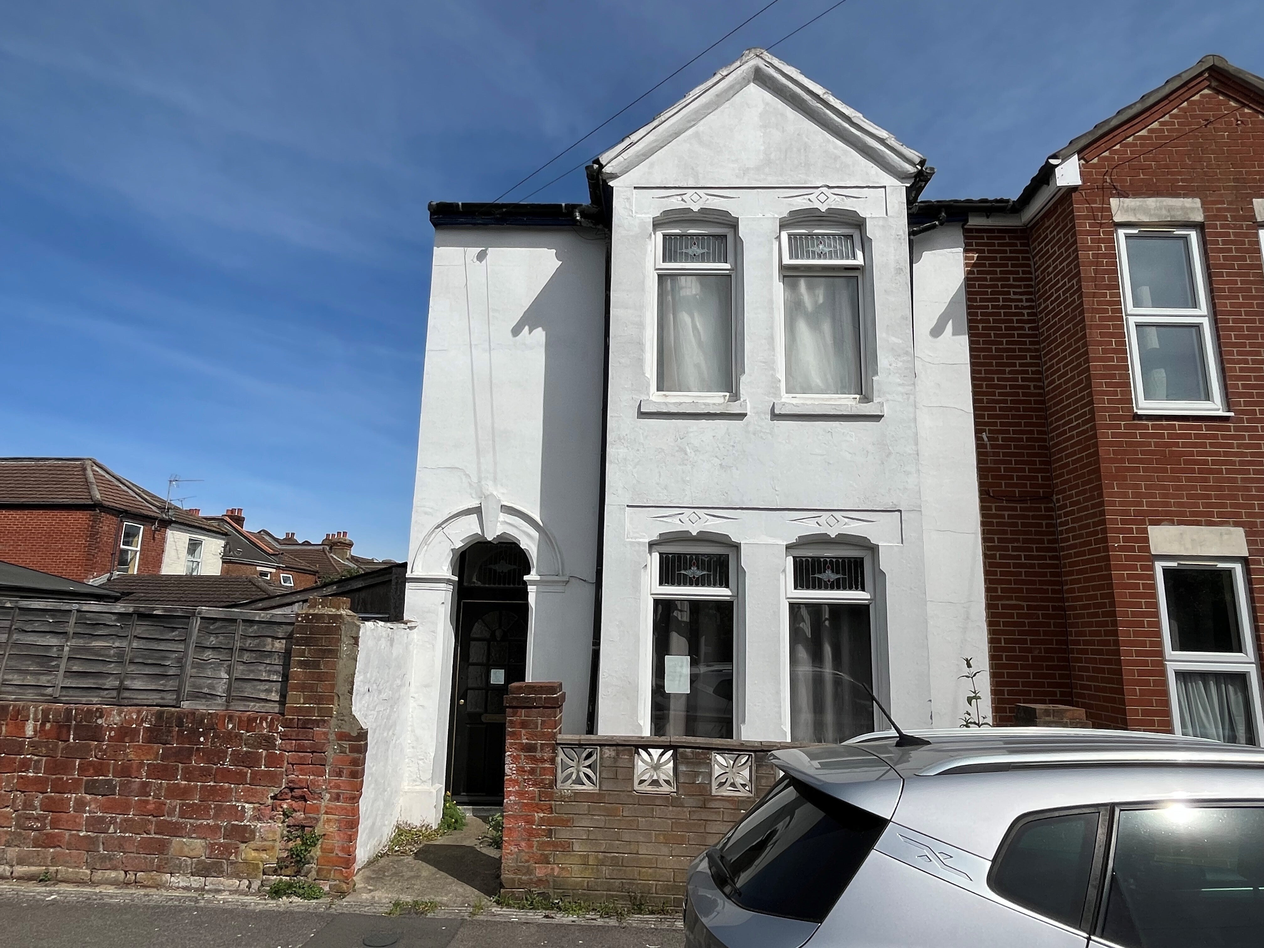 Flat Livingstone Road in Southampton