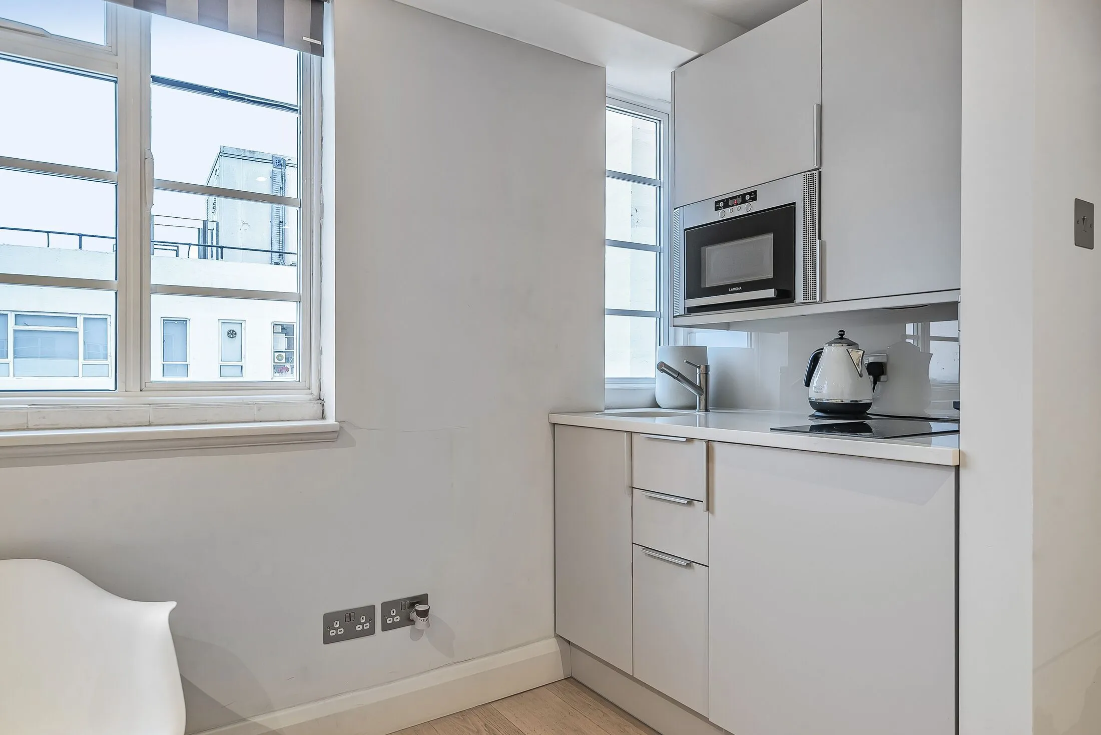 Flat Sloane Avenue in Greater London