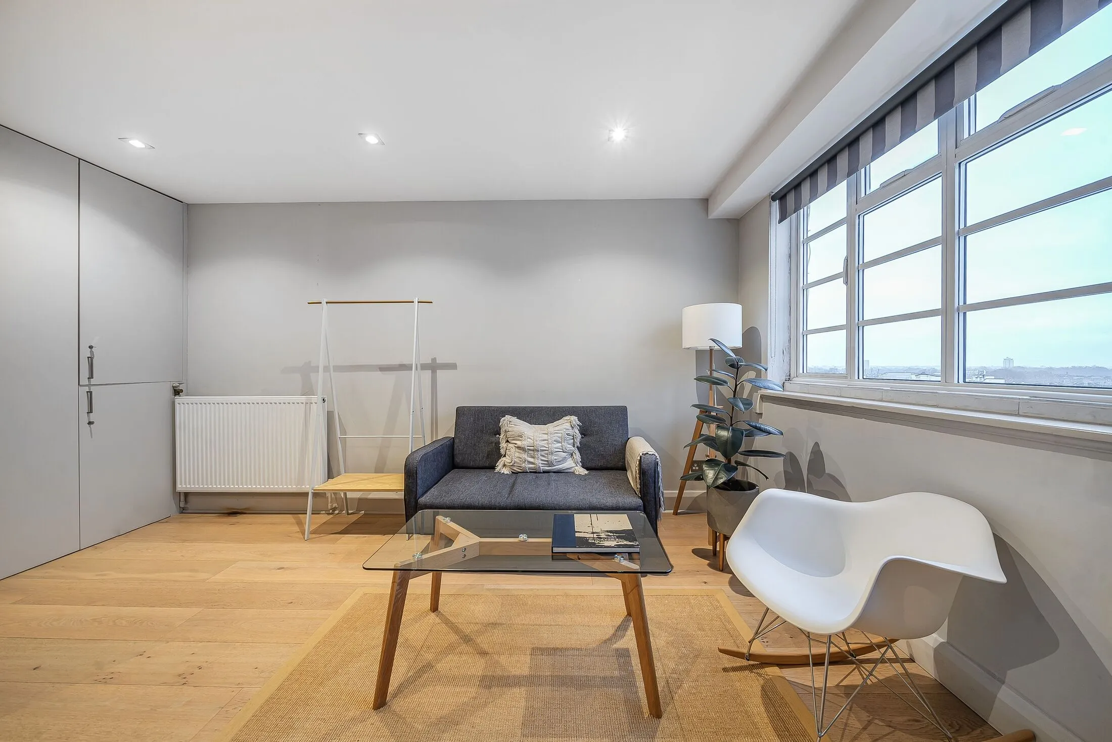 Flat Sloane Avenue in Greater London