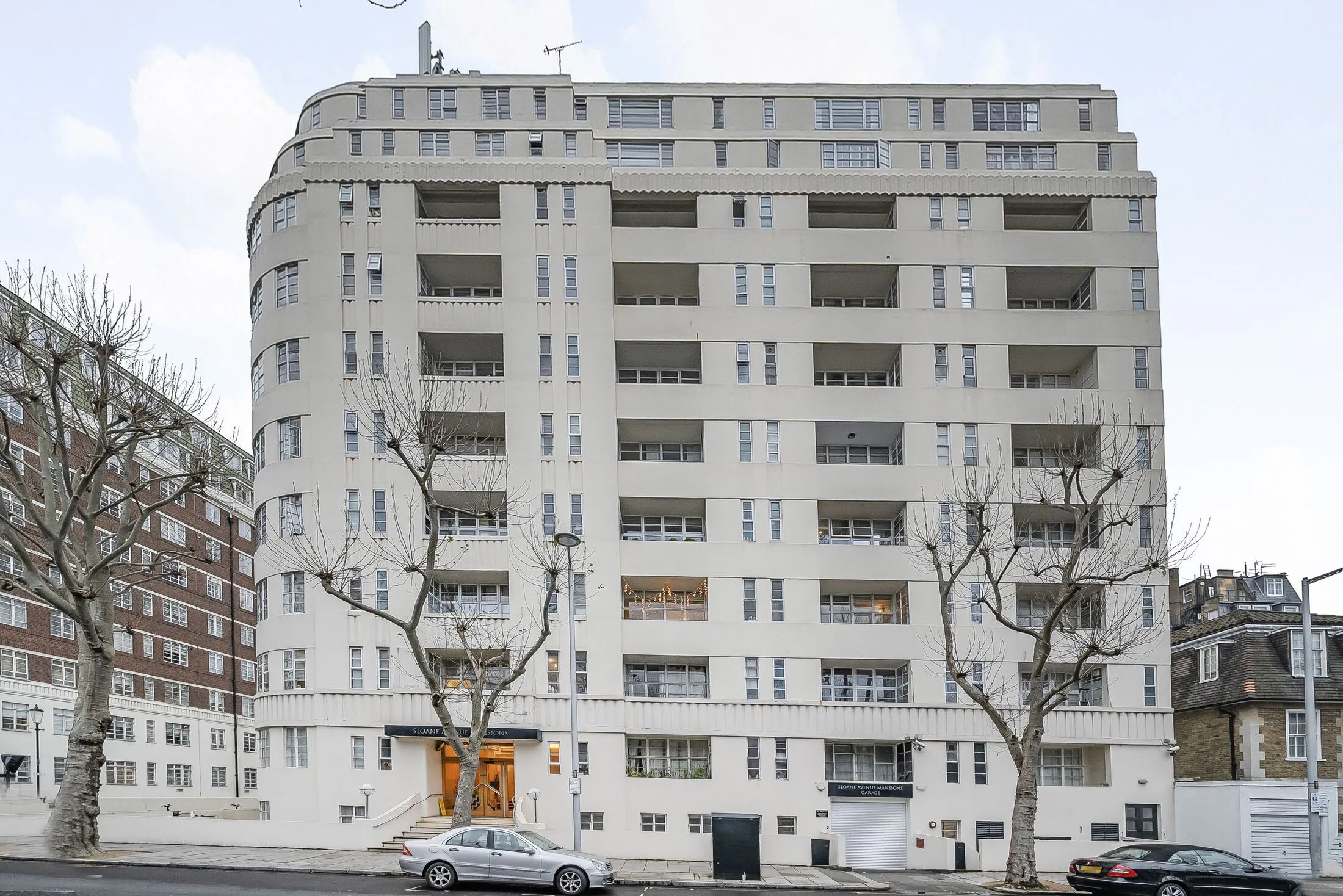 Flat Sloane Avenue in Greater London