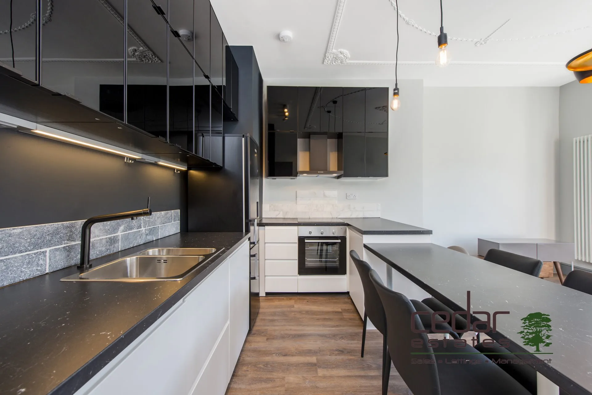 Flat Canfield Gardens in Greater London