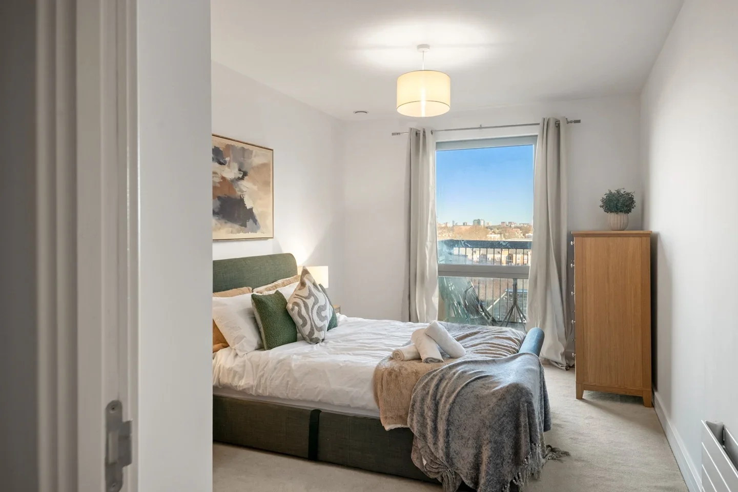 Flat Bywell Place in Greater London