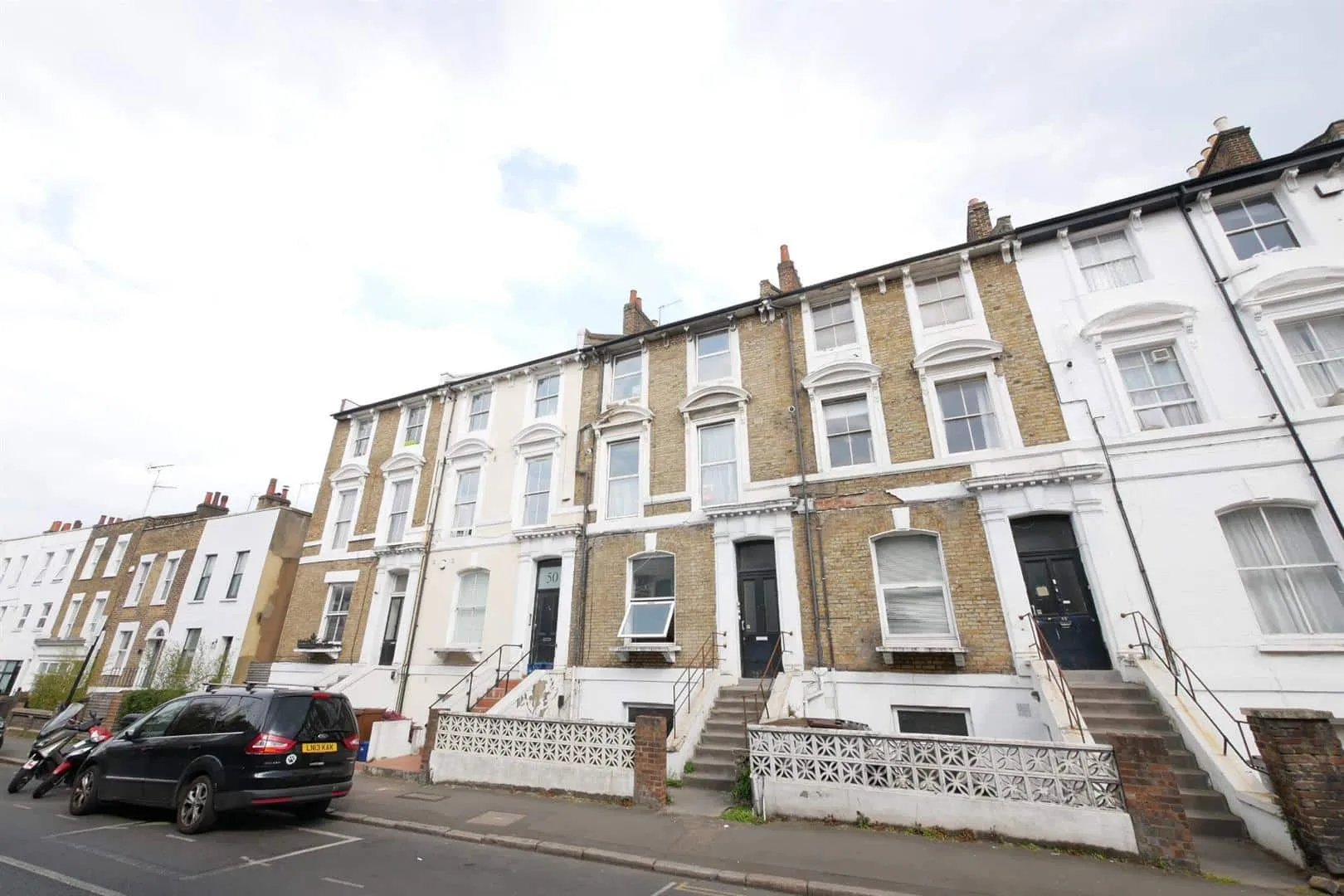 Flat Albion Road in Greater London