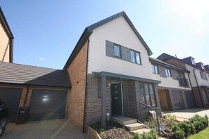 House Queens Avenue in Welwyn Hatfield