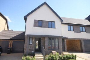 House Queens Avenue in Welwyn Hatfield