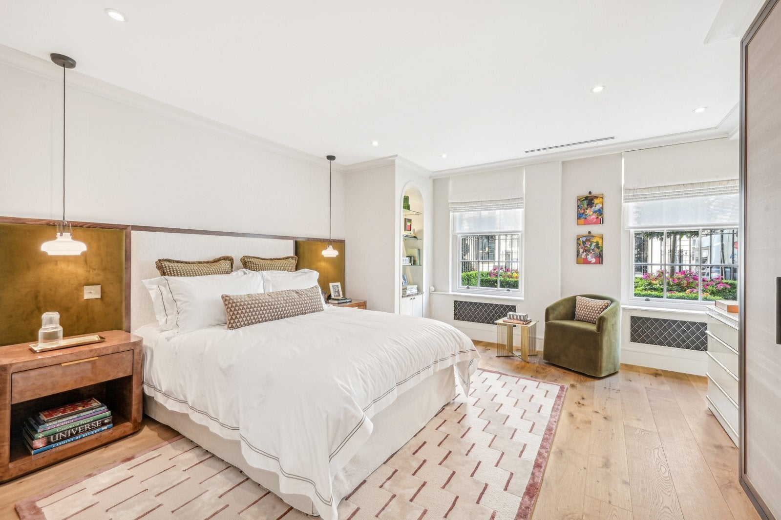 Flat Upper Grosvenor Street in City of Westminster