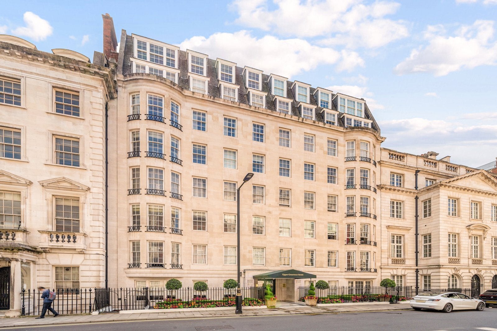 Flat Upper Grosvenor Street in City of Westminster