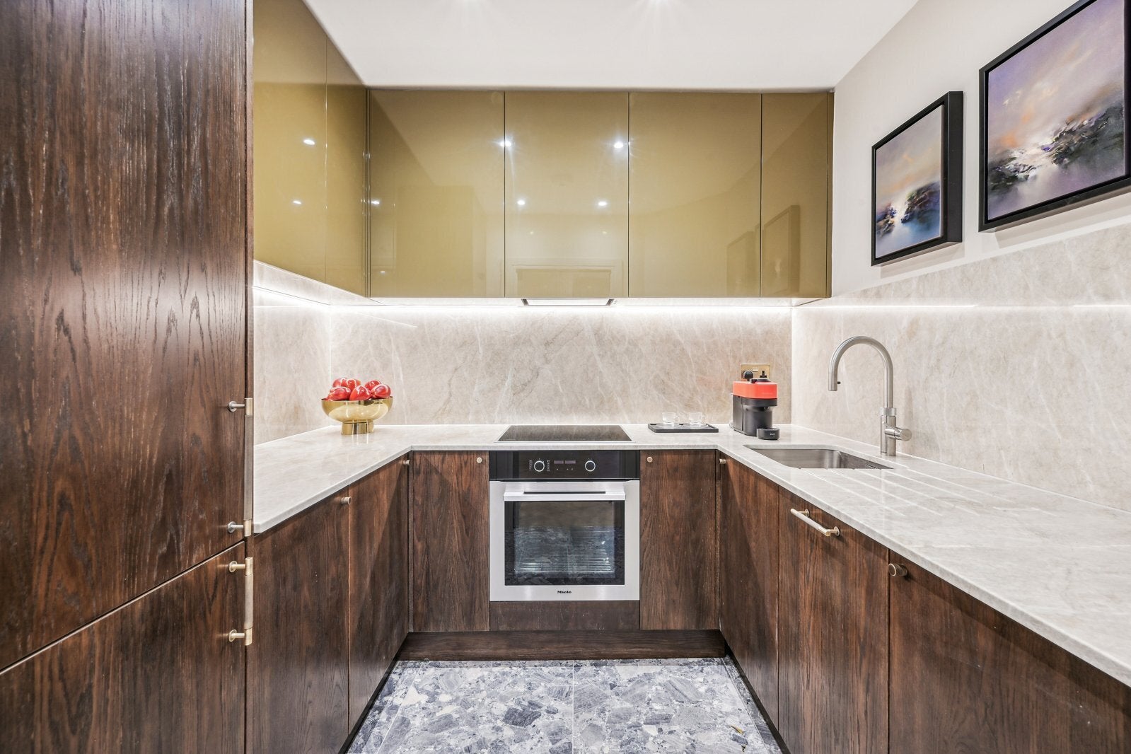 Flat Upper Grosvenor Street in City of Westminster